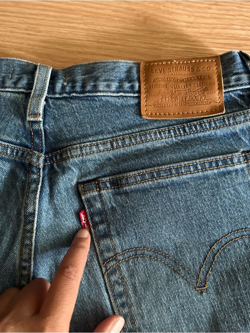 Levi’s Wedgie Big E Button Fly Jorts Women’s 28 - Picture 11 of 12